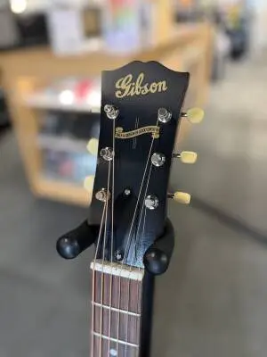 Gibson - 1942 Banner J-45 - Vintage Sunburst 2