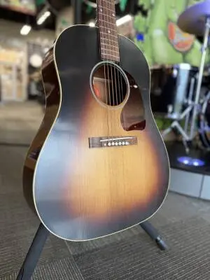 Gibson - 1942 Banner J-45 - Vintage Sunburst 2
