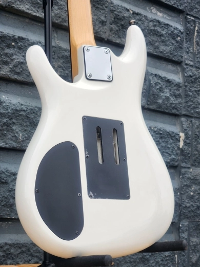 Ibanez - JS140-WH Joe Satriani 4
