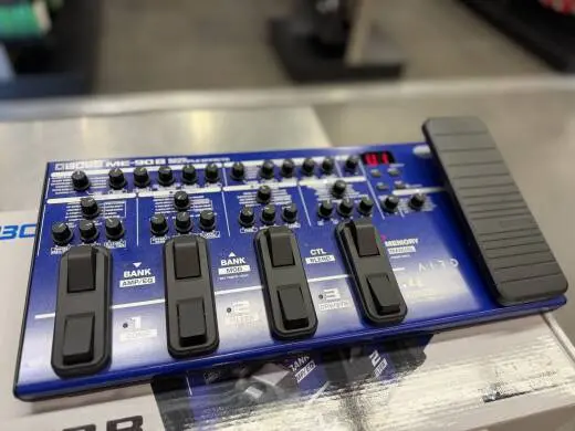 BOSS - Bass Multi Effect