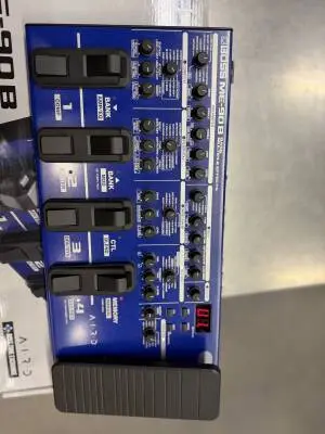 BOSS - Bass Multi Effect 2