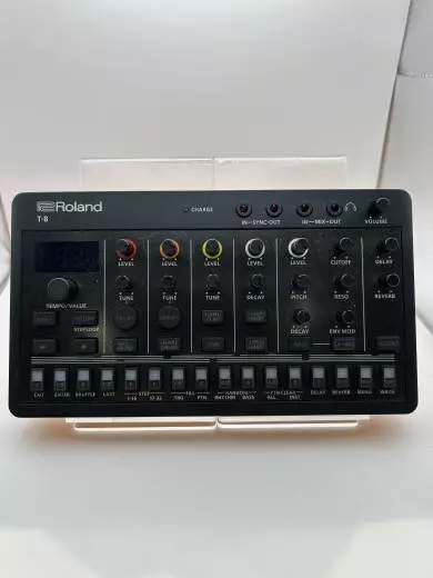 Roland - T-8