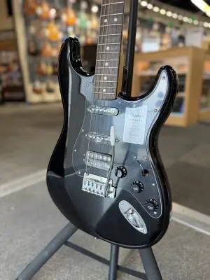 Fender - Standard Stratocaster HSS, Laurel Fingerboard with Black Pickguard - Black 2