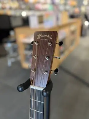 Martin Guitars - HD-28 2