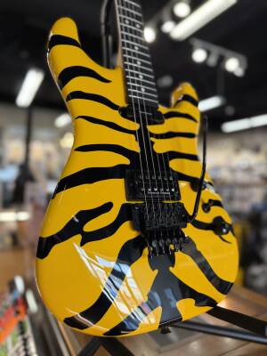 Store Special Product - Jackson - Pro Origins 1985 Limited Edition San Dimas SD1 HH FR, Ebony Fingerboard - Yellow Bengal
