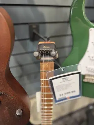 Ibanez - Q6 Headless Guitar 2
