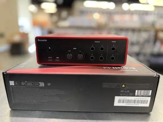 Focusrite - SCARLETT4I4MK4 2