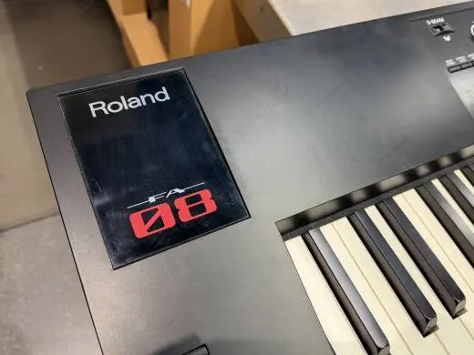 Roland - FA-08 Workstation 2