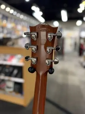 Gibson - SJ-200 Studio Walnut Burst 2