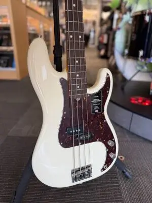 Fender - American Pro II P Bass 2