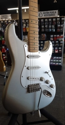 Fender - 014-0242-343 2