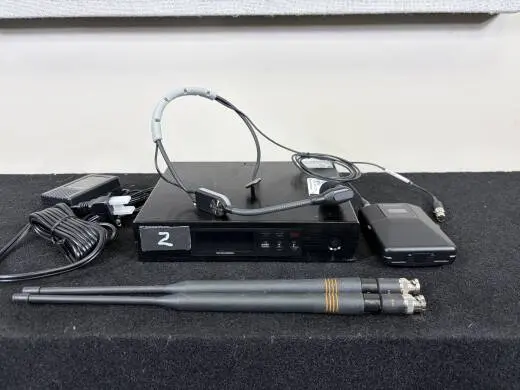 Shure - QLXD14 Wireless System with SM35 Headworn Microphone (H50 Band)