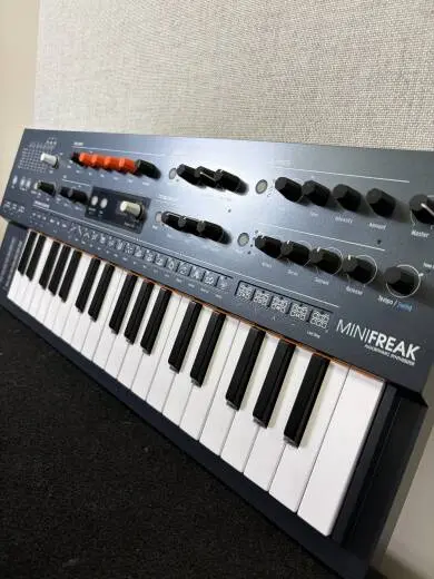Store Special Product - Arturia - MiniFreak 37-Key Polyphonic Hybrid Synthesizer with Aftertouch