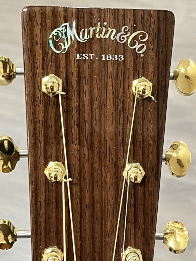 Martin Guitars - D-18 MOD DLX 2