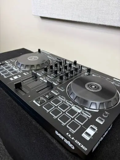 DJ-202 2-Channel Serato Intro DJ Controller 2
