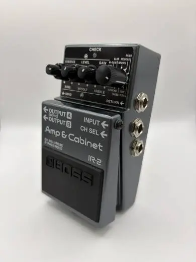 BOSS - IR-2 Amp and Cabinet Pedal 2