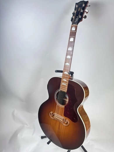 Gibson Walnut Burst SJ-200