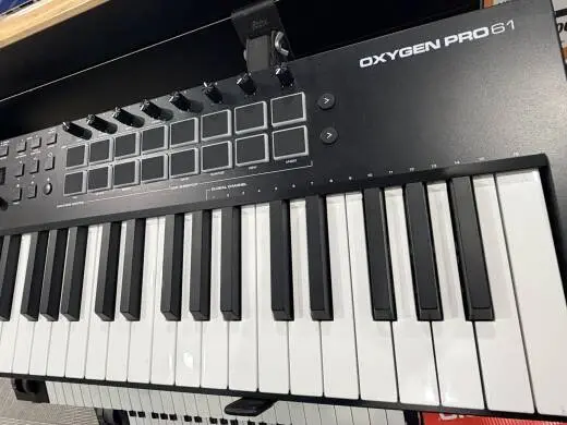 M-Audio - OXYGEN PRO 61 2