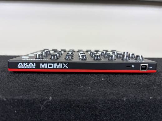 Akai - MIDIMIX High-Performance Portable Mixer/DAW Controller
