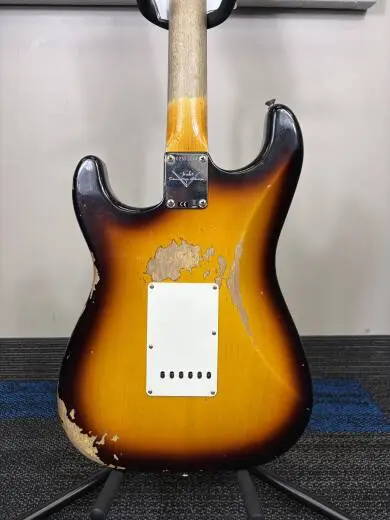 Fender Custom Shop - 1960 Stratocaster Heavy Relic, Rosewood Fingerboard - Faded Aged 3-Colour Sunburst 2
