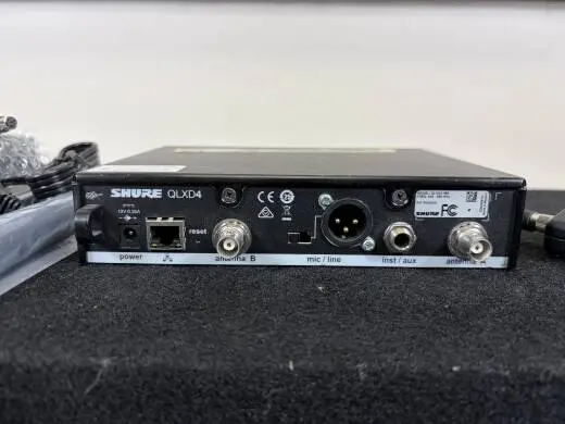 Shure - QLXD14 Wireless System with SM35 Headworn Microphone (H50 Band) 2