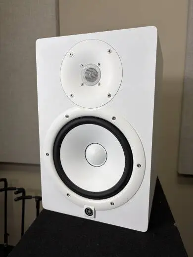 Yamaha - HS8W