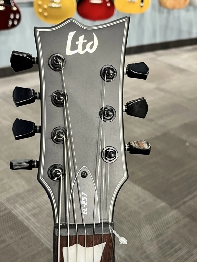 ESP LTD EC257 7 String 2