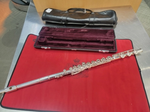 Yamaha Intermediate Flute 2