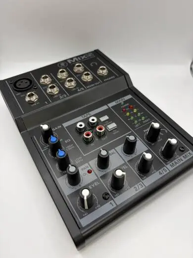 Mackie - MIX5 5-Channel Compact Mixer 2