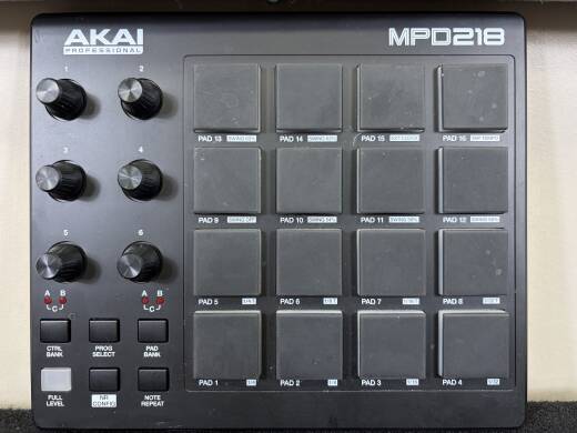 Akai MPD218 Pad Control Unit | Long & McQuade
