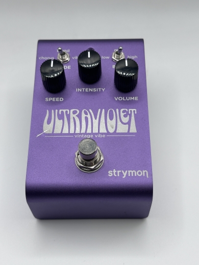 Strymon Ultraviolet Vintage Vibe Effects Pedal | Long & McQuade
