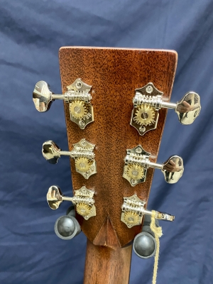 Martin Guitars - OM-28E V18 5