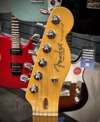 Fender - American Professional II Telecaster 3-Colour Sunburst 2