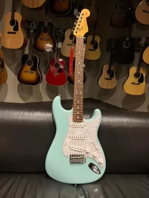 FENDER LE CORY WONG STRAT RW DAPHNE BLUE 2