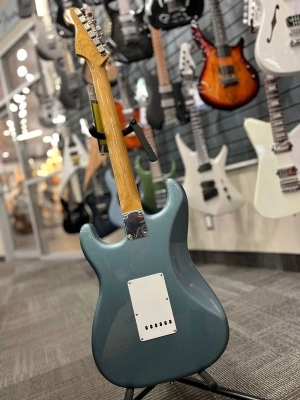 FENDER VINTERA 60S STRAT PF IBM 2