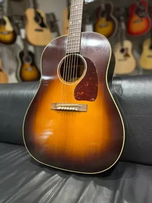 GIBSON 1942 BANNER J-45 LIGHT AGED 2
