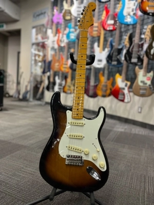 Store Special Product - FENDER AV II 57 STRAT MN 2TS W/CS