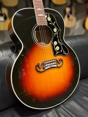 GIBSON SJ-200 STD TRIBURST