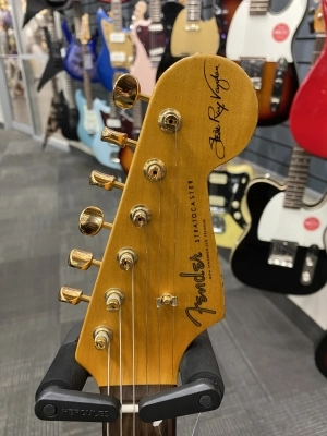Fender Custom Shop - Stratocaster Signature Stevie Ray Vaughan Relic Faded 3-Colour Sunburst 2