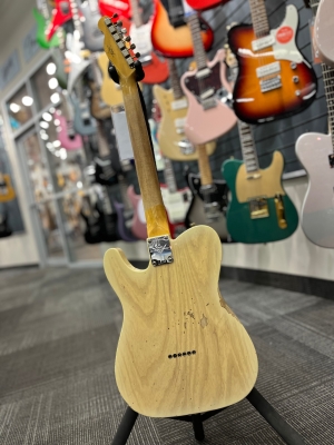 Store Special Product - Fender 64\
