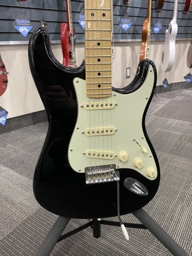 FENDER AM PRO STRATOCASTER 2