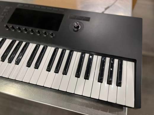 Native Instruments - KONTROL S49 MK3 3