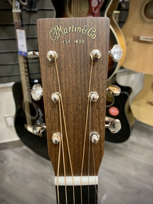 Martin Guitars - 000-18 STD 4