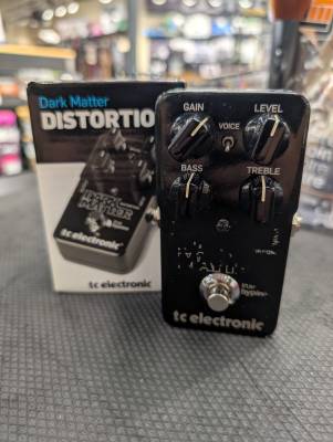TC Electronic Dark Matter Distortion Pedal | Long & McQuade