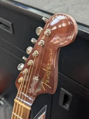 Fender - Malibu Player 2