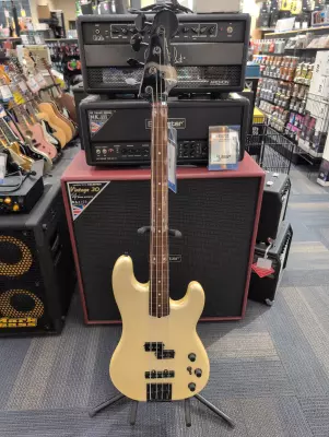 Fender Jazz Bass Special Japan (avec hipshot)