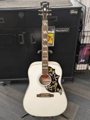 Gibson Custom Shop Hummingbird Maple Alpine White *BLEMISH ON THE FINISH*