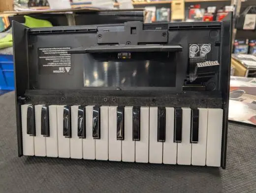Roland - K-25M