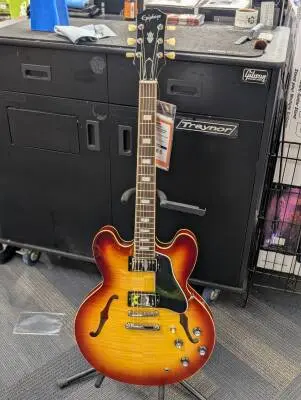 Epiphone -   ES-335 Figured - Raspberry Teaburst