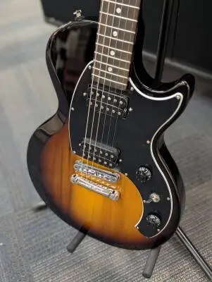Gibson - Les Paul Music City mod�le sp�cial 50e anniversaire (fini Burst tabac, �tui souple inclus) 2